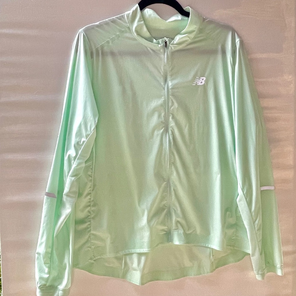 New Balance Womens Jacket Size Large Light Windbreaker Run Outdoor Travel